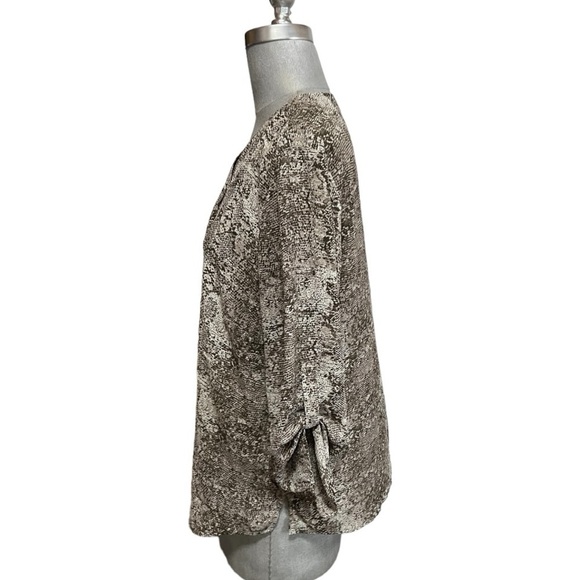 DR 2 Reptile Print 3/4 Sleeve V-Neck Pullover Blouse Size XL - Picture 4 of 8